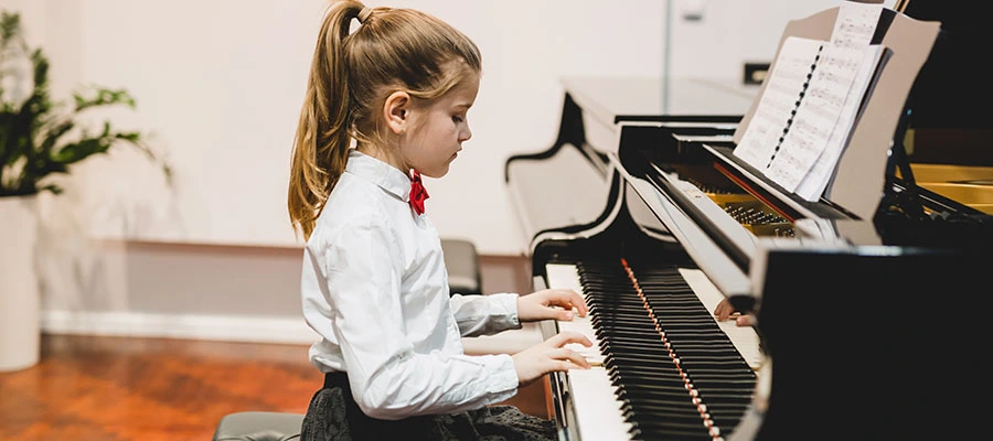  Best Age for Kids to Start Piano Lessons